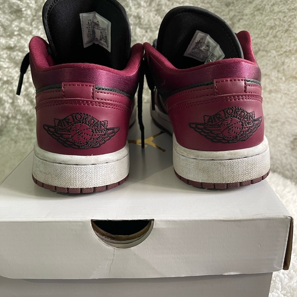 Nike Womens Air Jordan Low SE - Picture 7 of 12